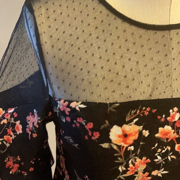 NWOT WHBM Floral print / mesh dot / blouse tiered bell sleeves stretch Small - Picture 7 of 12